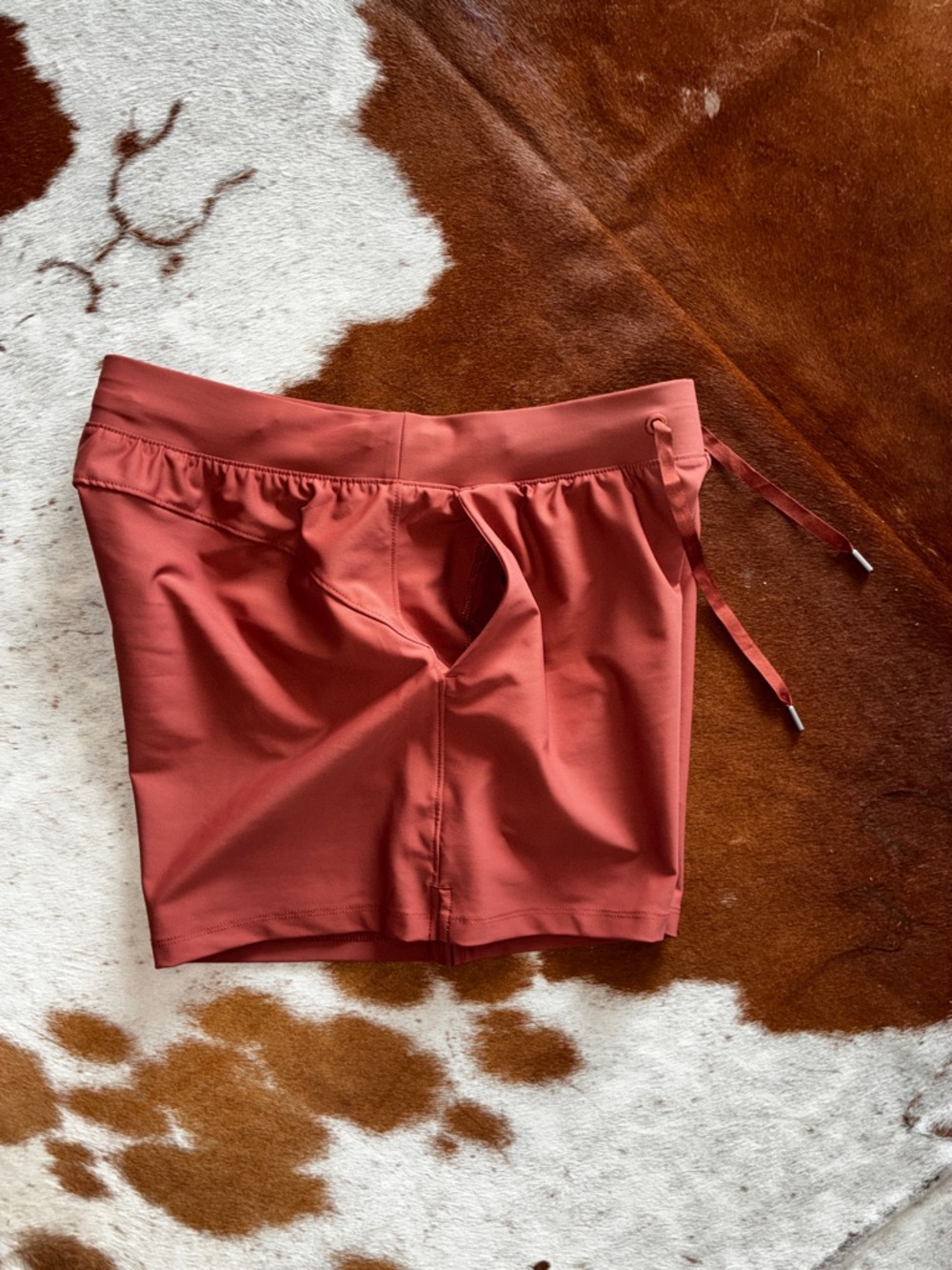 Old Navy Women's Rust Athletic Drawstring Shorts - Picture 3 of 6